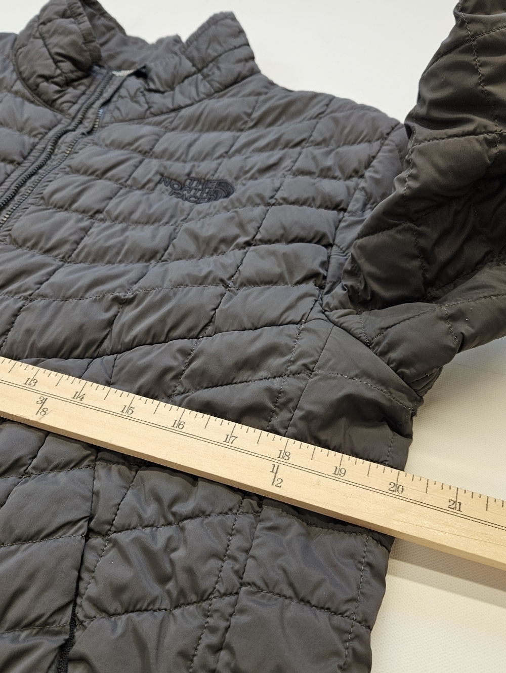 North Face Thermoball Jacket Mens Small Full Zip Quilted Puffer NF0A3JPO Black - Picture 9 of 10